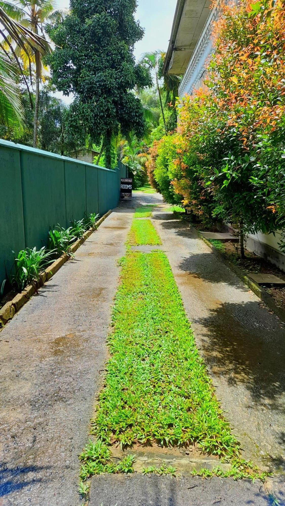 Madara Hotel Horana Luaran gambar
